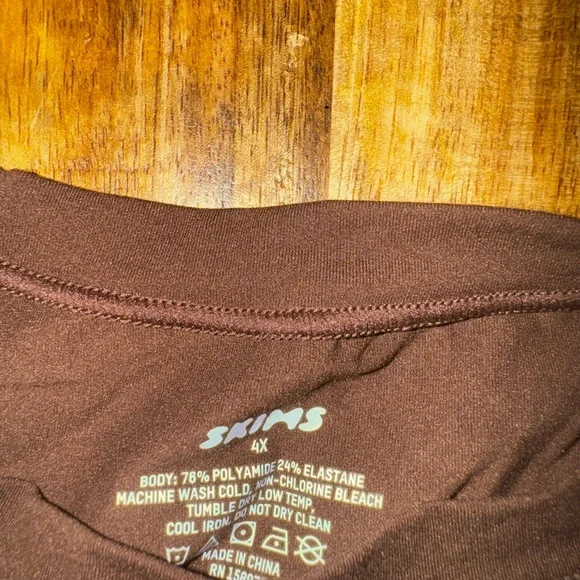 SKIMS Fits Everybody Super Cropped T-Shirt Cocoa Stretch Pullover Lounge 4X NEW - Picture 8 of 8
